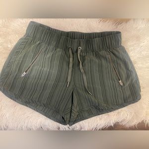 Athlete zipper pocket shorts